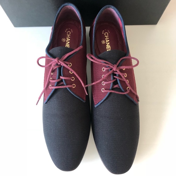 🔥SOLD🔥Chanel NIB Lace Up Oxford Burgundy/Black - Picture 3 of 8